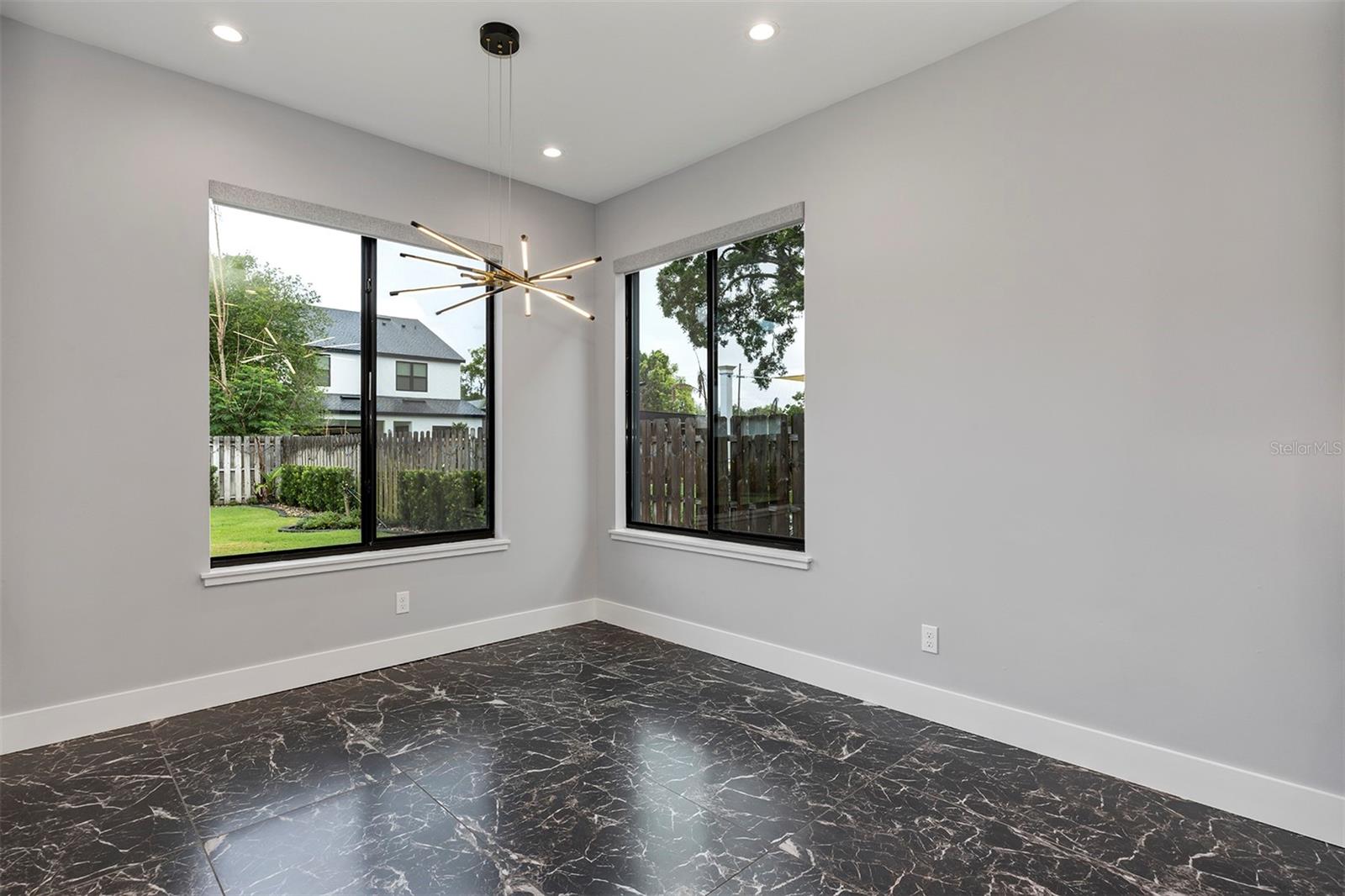 HANDSONHURST - Residential