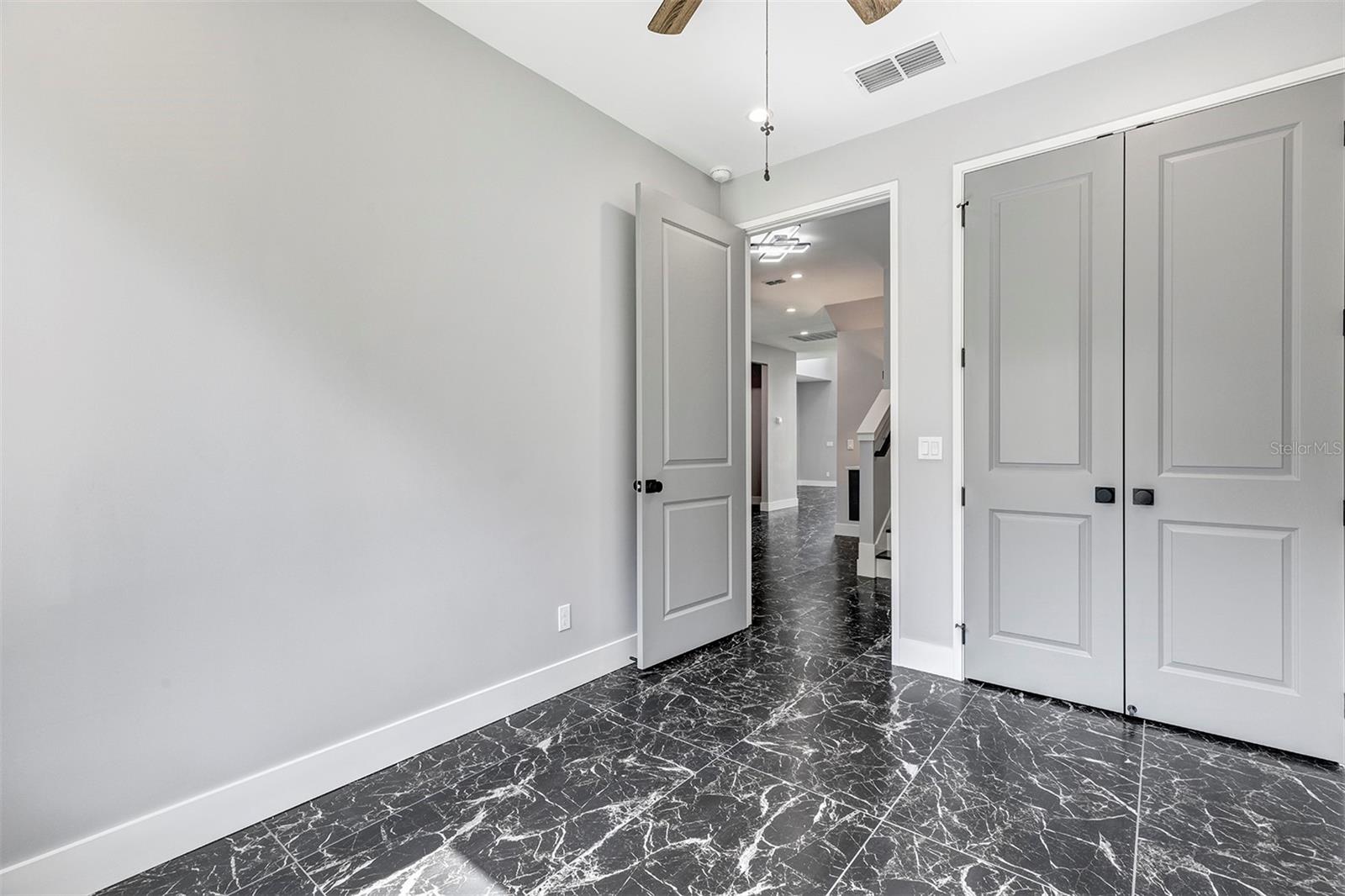 HANDSONHURST - Residential
