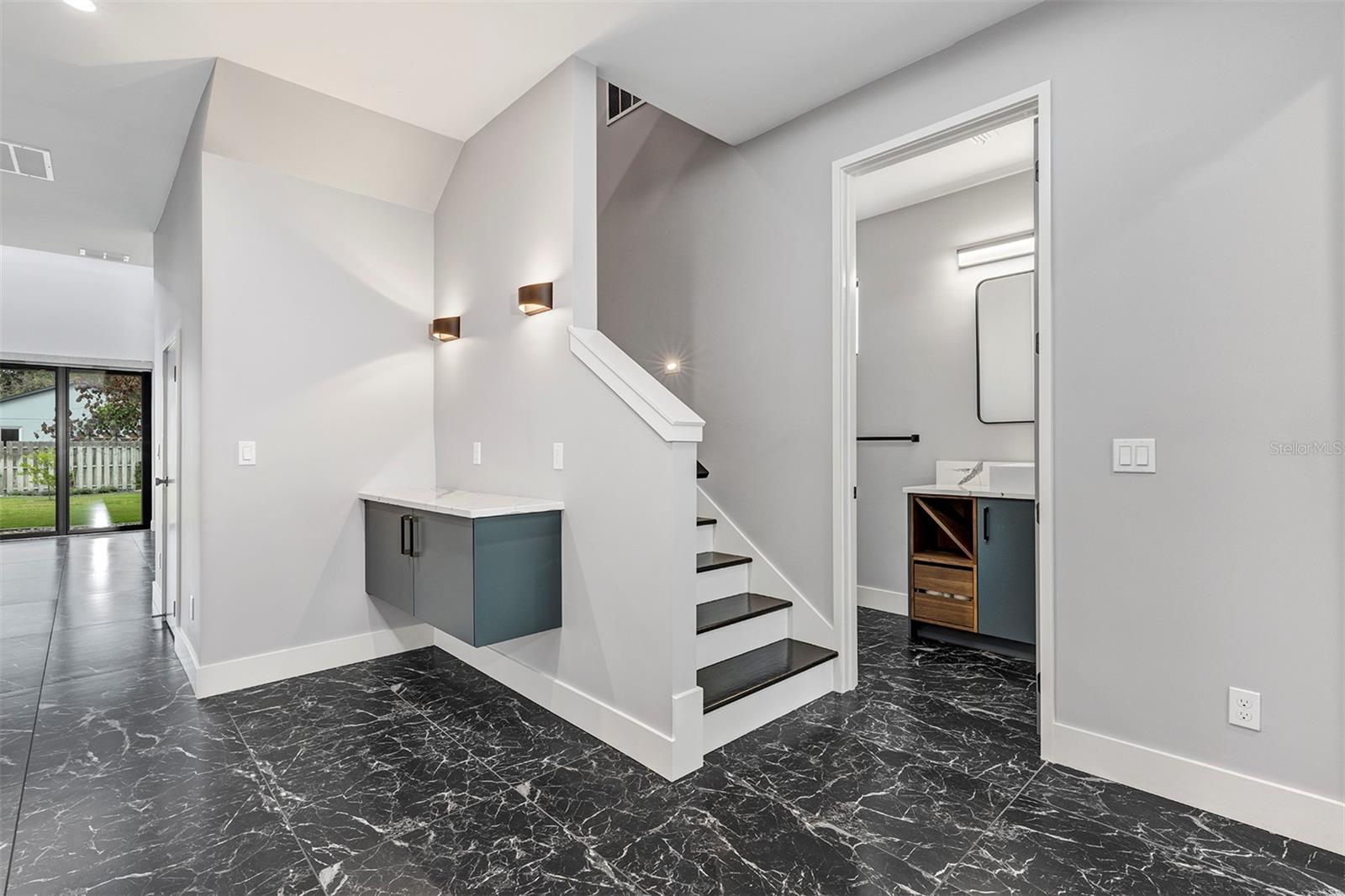 HANDSONHURST - Residential