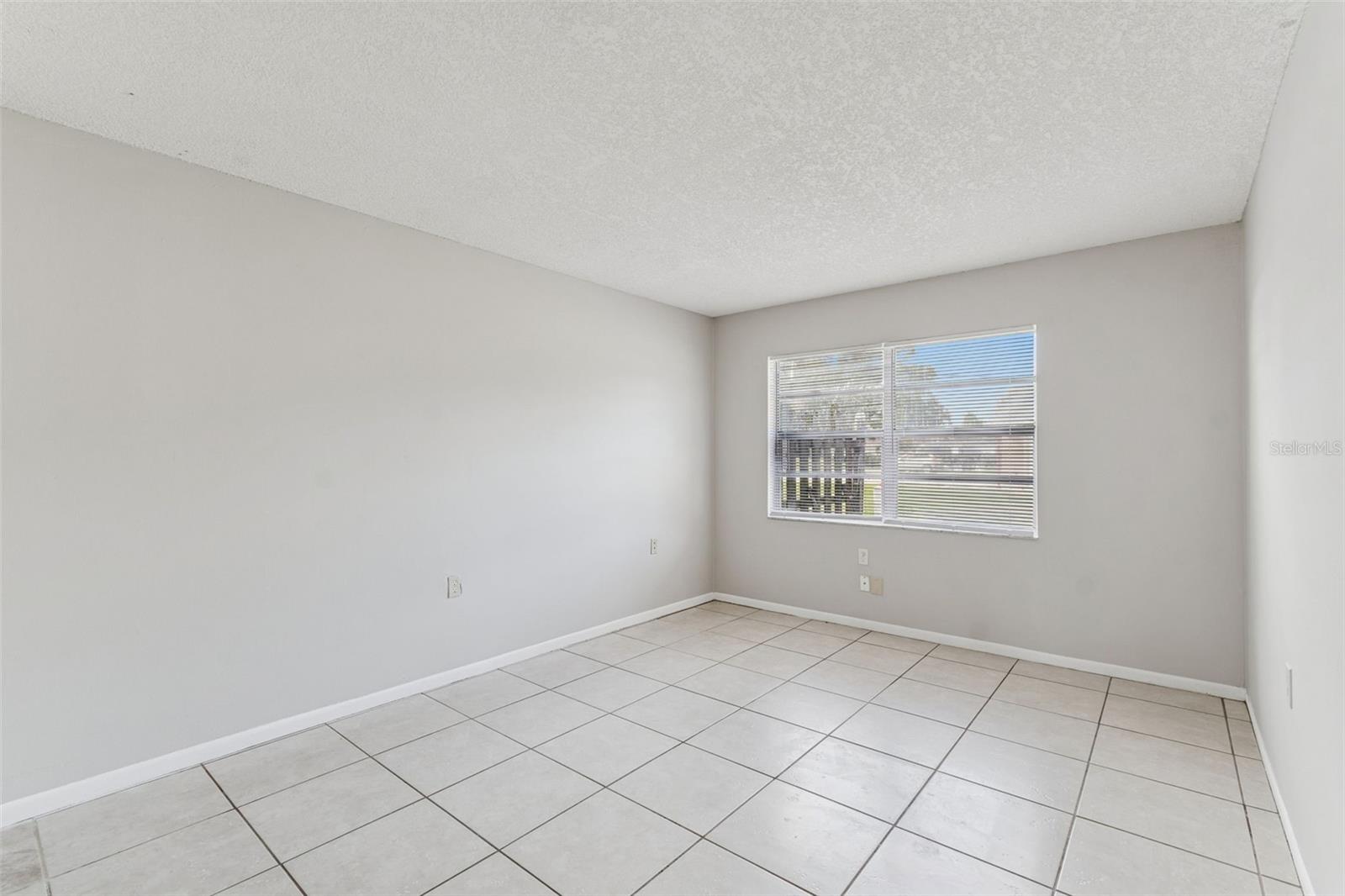 LAKE GIBSON VILLAS - Residential Income