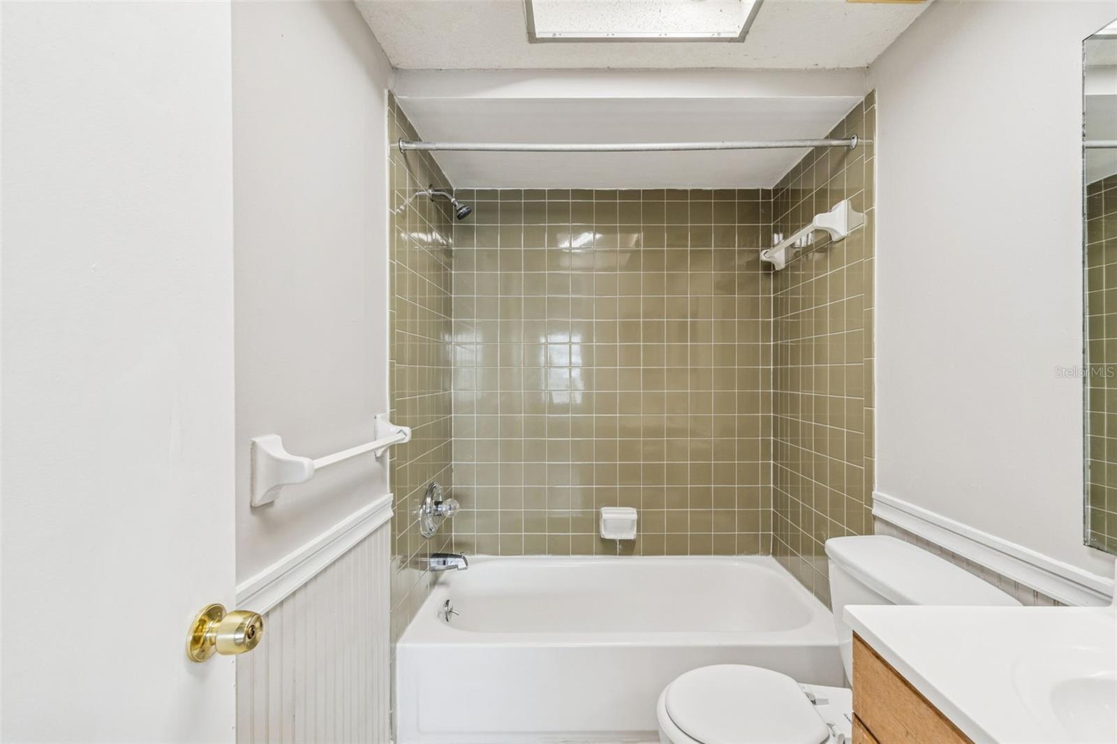 LAKE GIBSON VILLAS - Residential Income