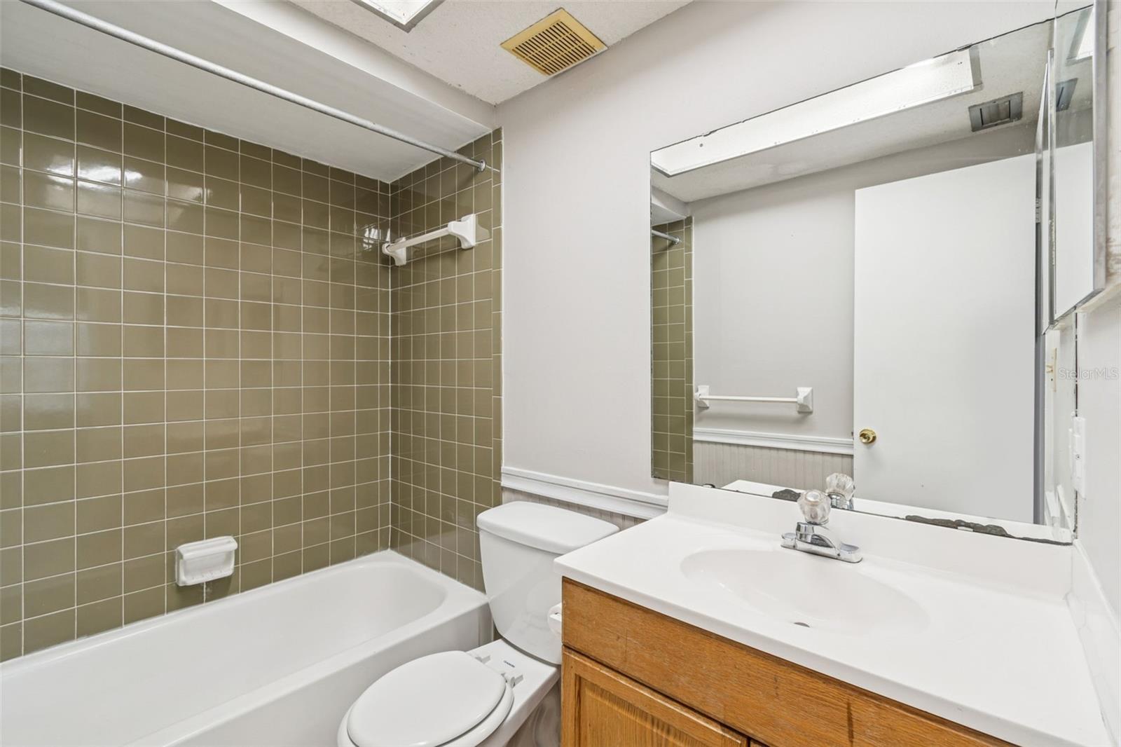 LAKE GIBSON VILLAS - Residential Income