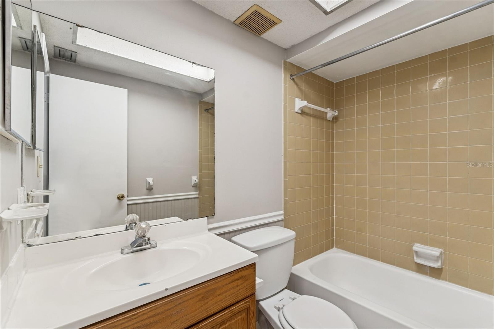 LAKE GIBSON VILLAS - Residential Income