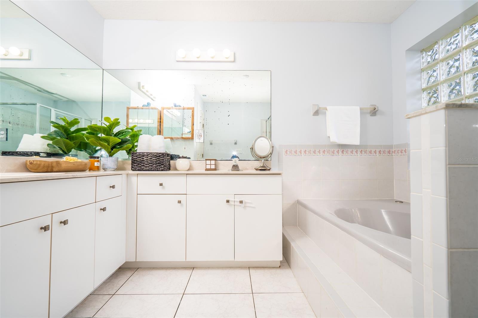 Riverview Court - Residential