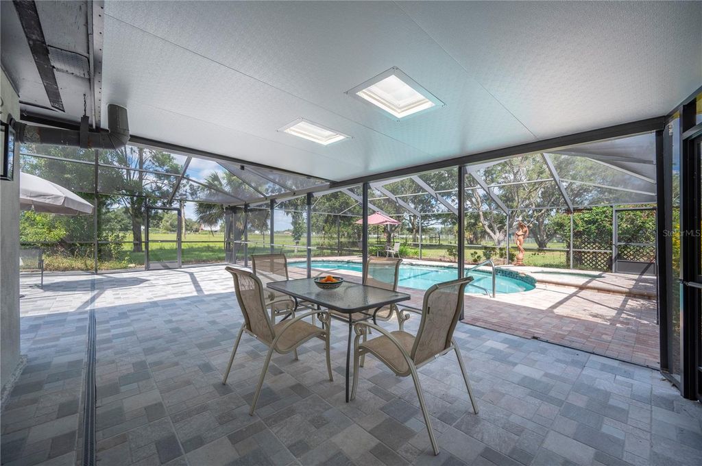 Photo of 216 Corbett Road, Lithia, FL 33547 (MLS # L4956483)