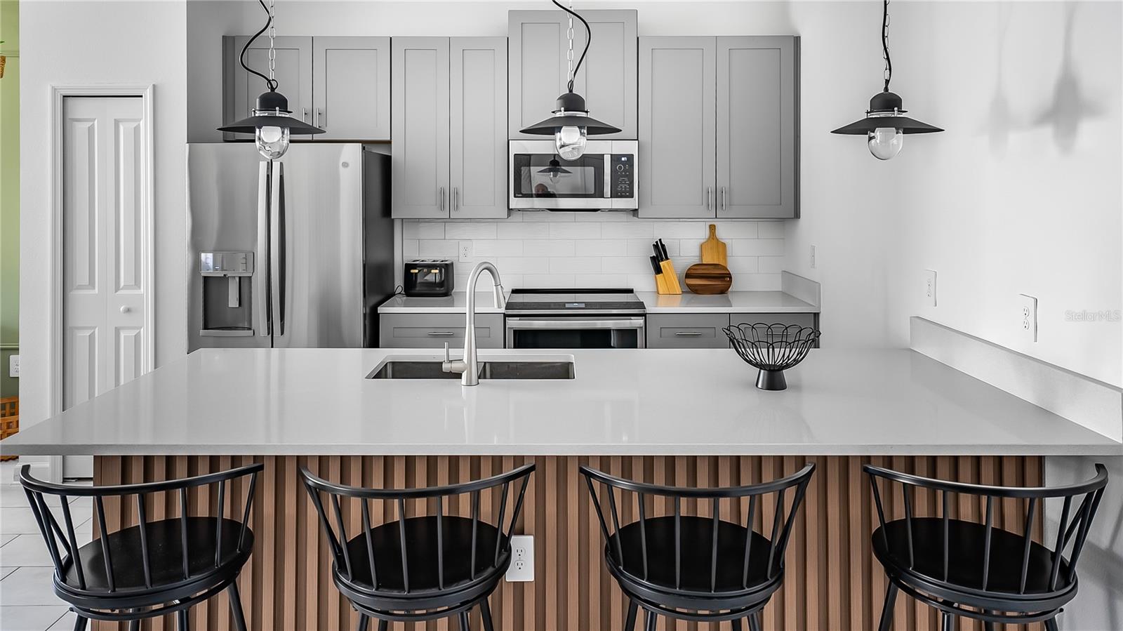 2633 SCRAPBOOK STREET