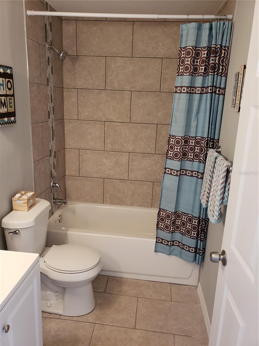 VENICE ESTATES SUB - Residential Lease