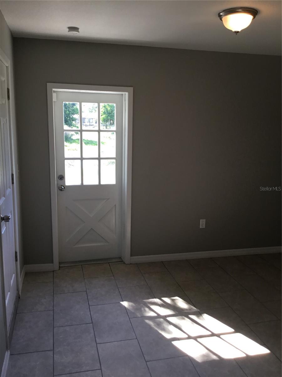 VENICE ESTATES SUB - Residential Lease