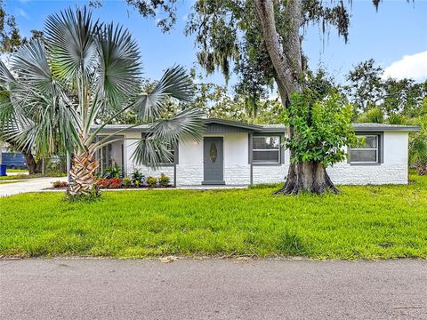 Photo of 7501 S Swoope Street, Tampa, FL 33616 (MLS # TB8429807) Photo of 7501 S Swoope Street, Tampa, FL 33616 (MLS # TB8429807)