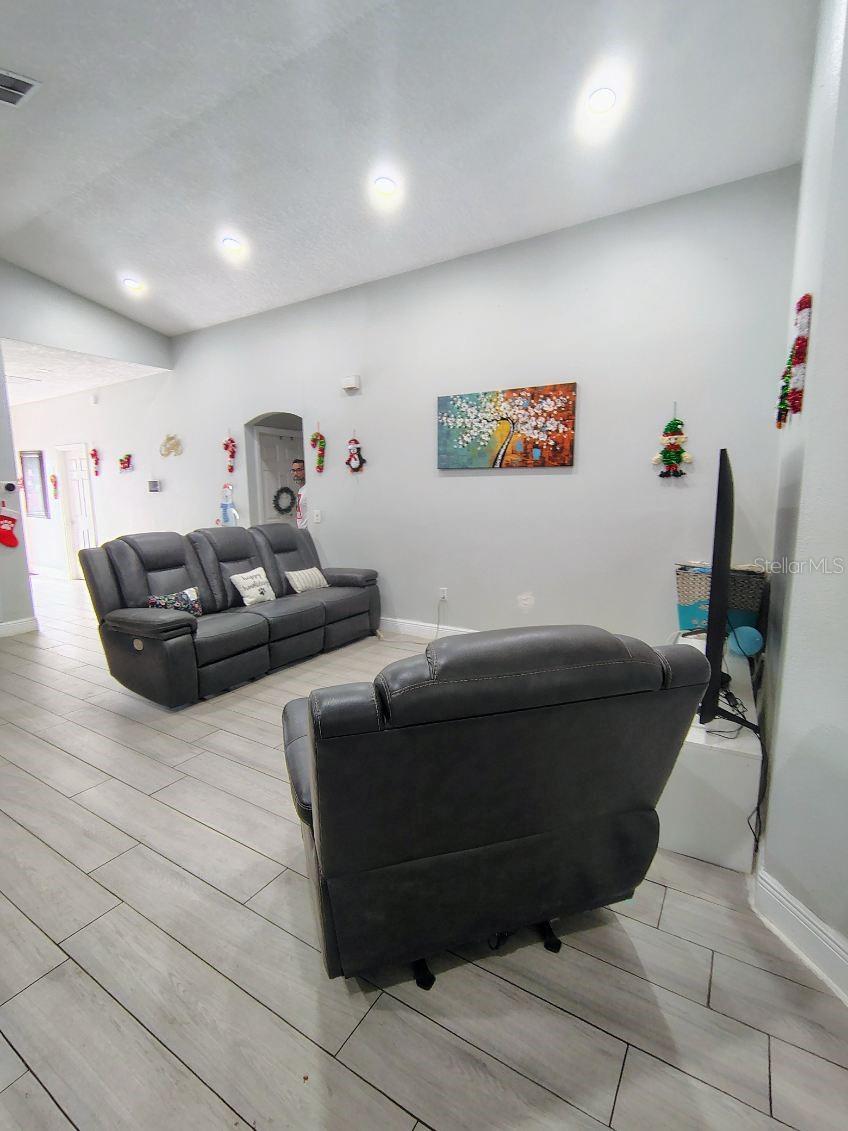 DELTONA LAKES UNIT 13 - Residential