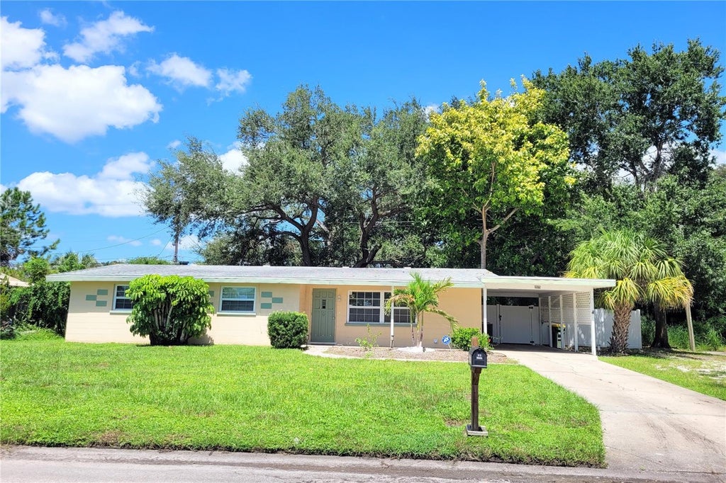 Photo of 2975 Louise Street, Sarasota, FL 34237 (MLS # A4706464)
