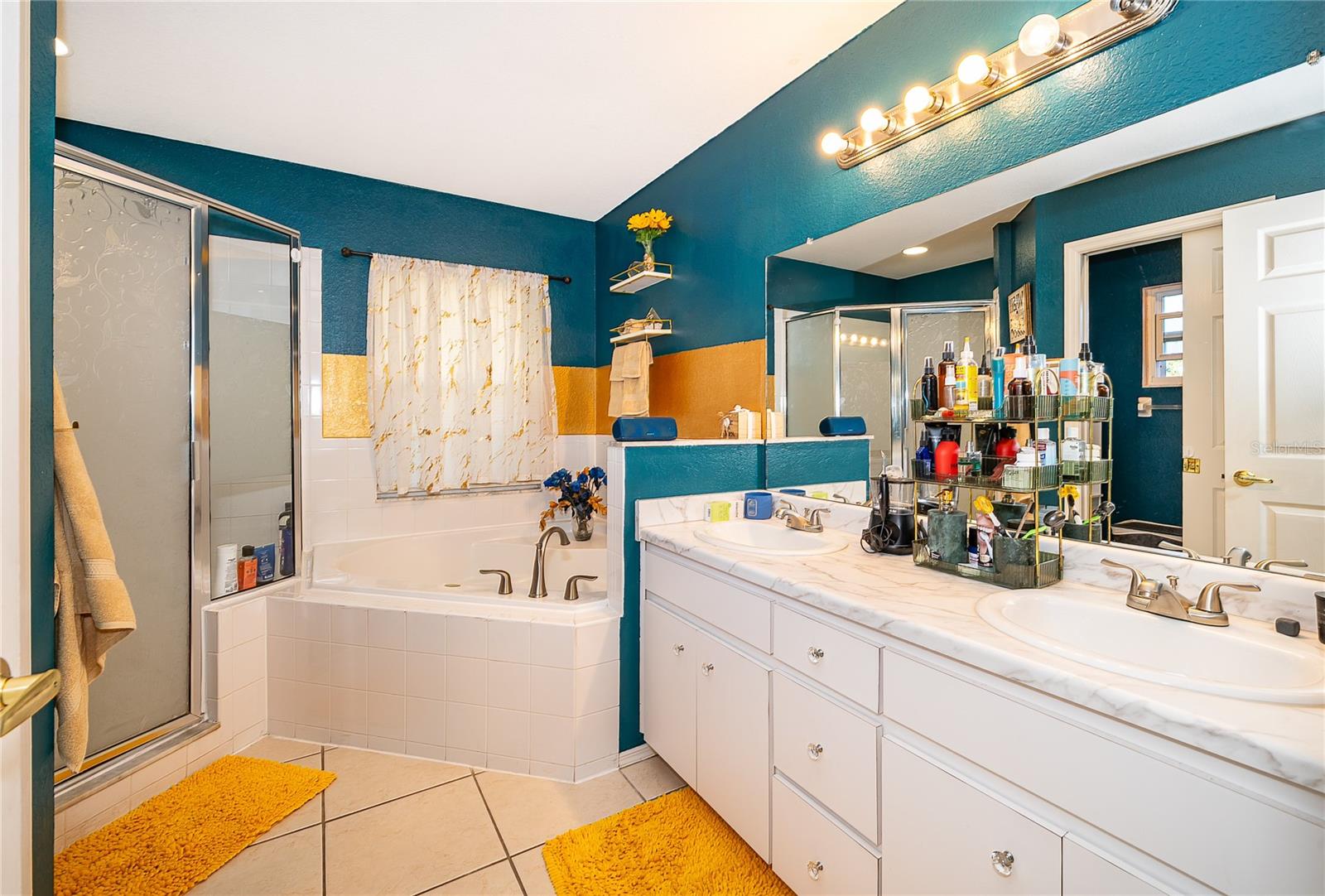 VIEW POINTE - Residential