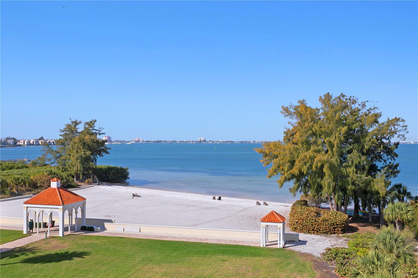 DOLPHIN CAY ANTIGUA - Residential