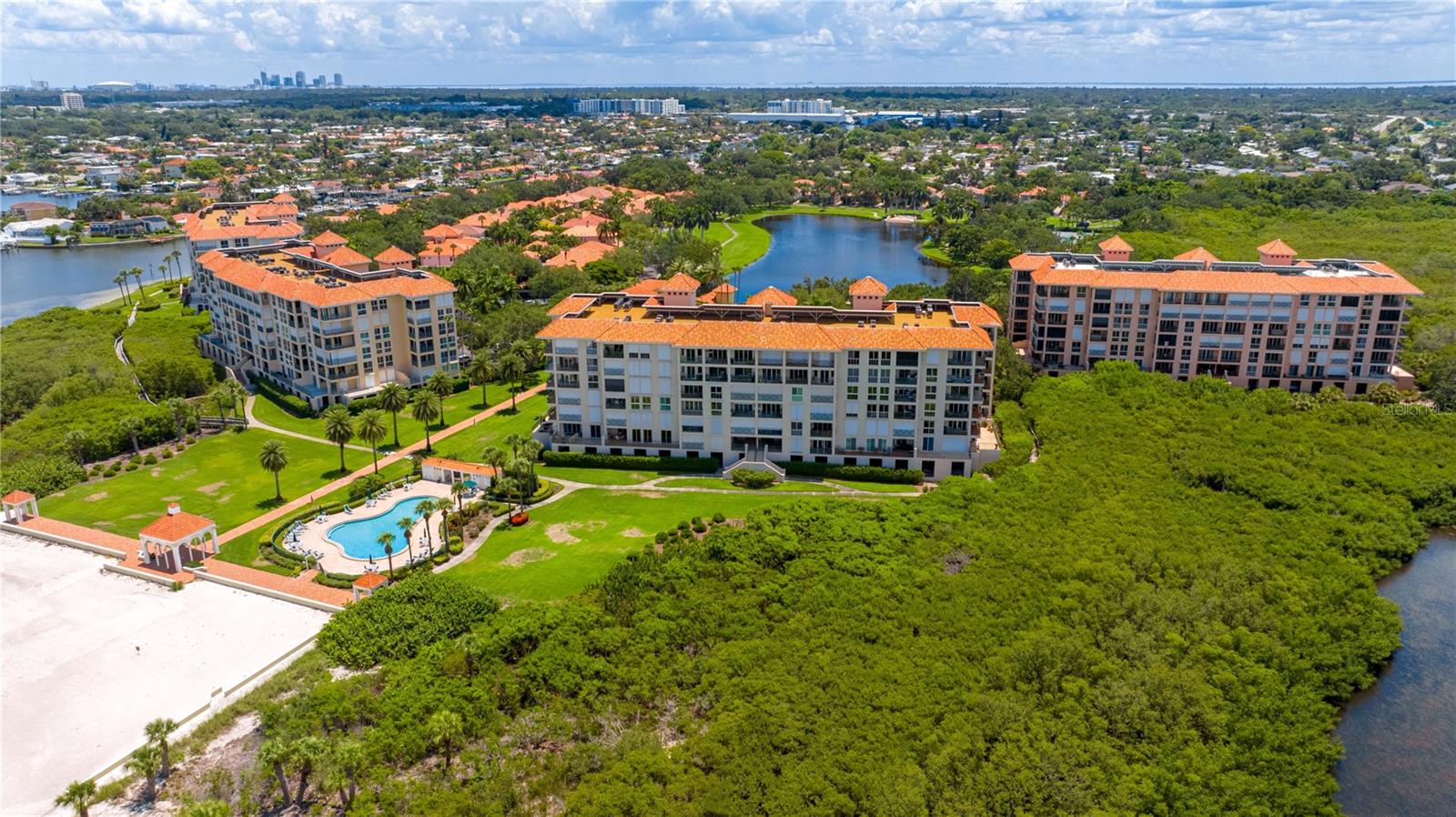 DOLPHIN CAY ANTIGUA - Residential