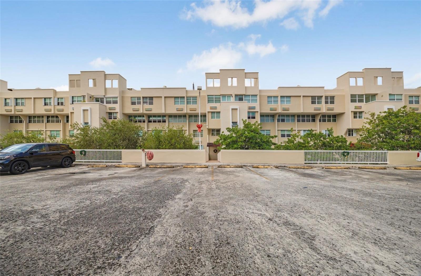 COND.MONTE DE LOS FRAILES - Residential Lease