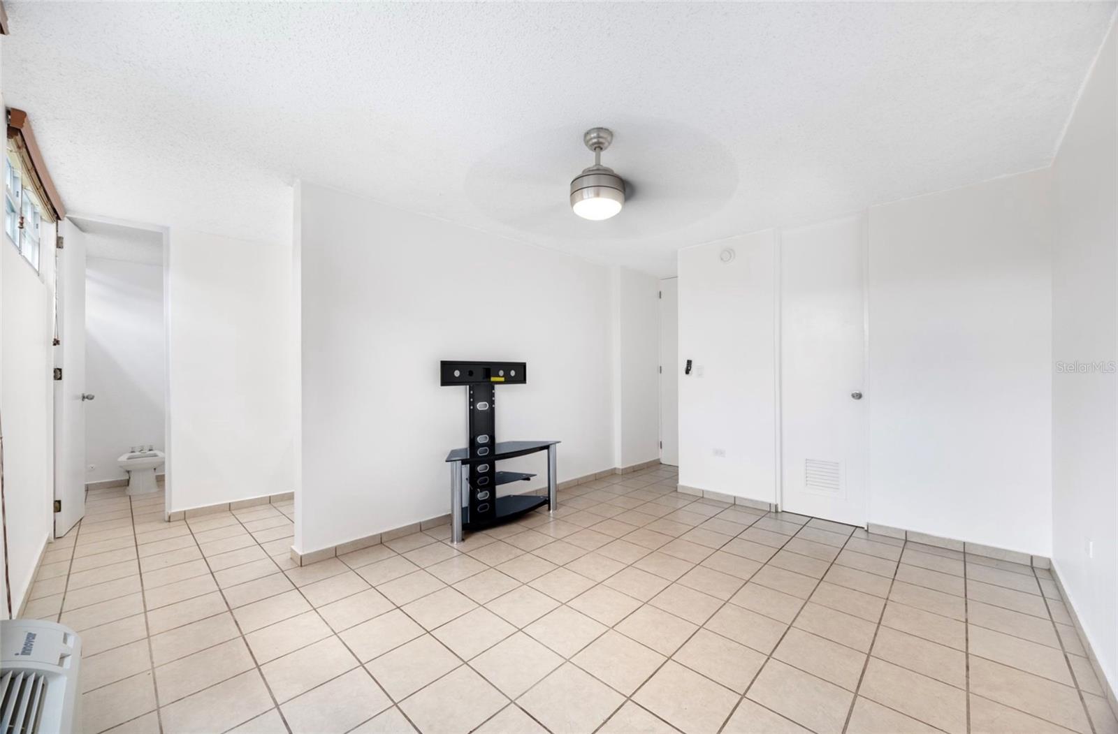 COND.MONTE DE LOS FRAILES - Residential Lease