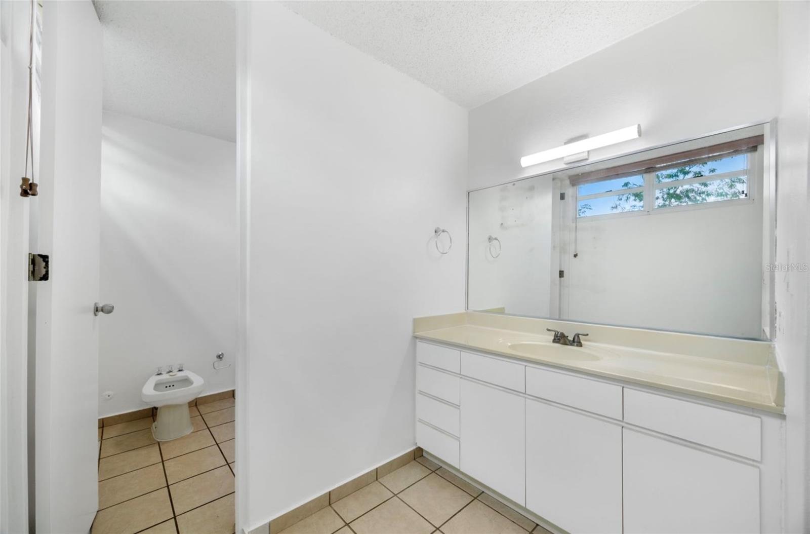 COND.MONTE DE LOS FRAILES - Residential Lease