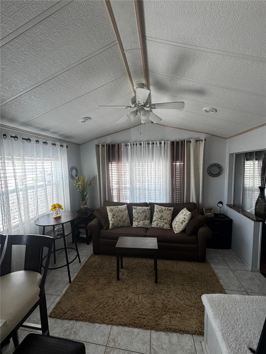 CENTER CREST - Residential