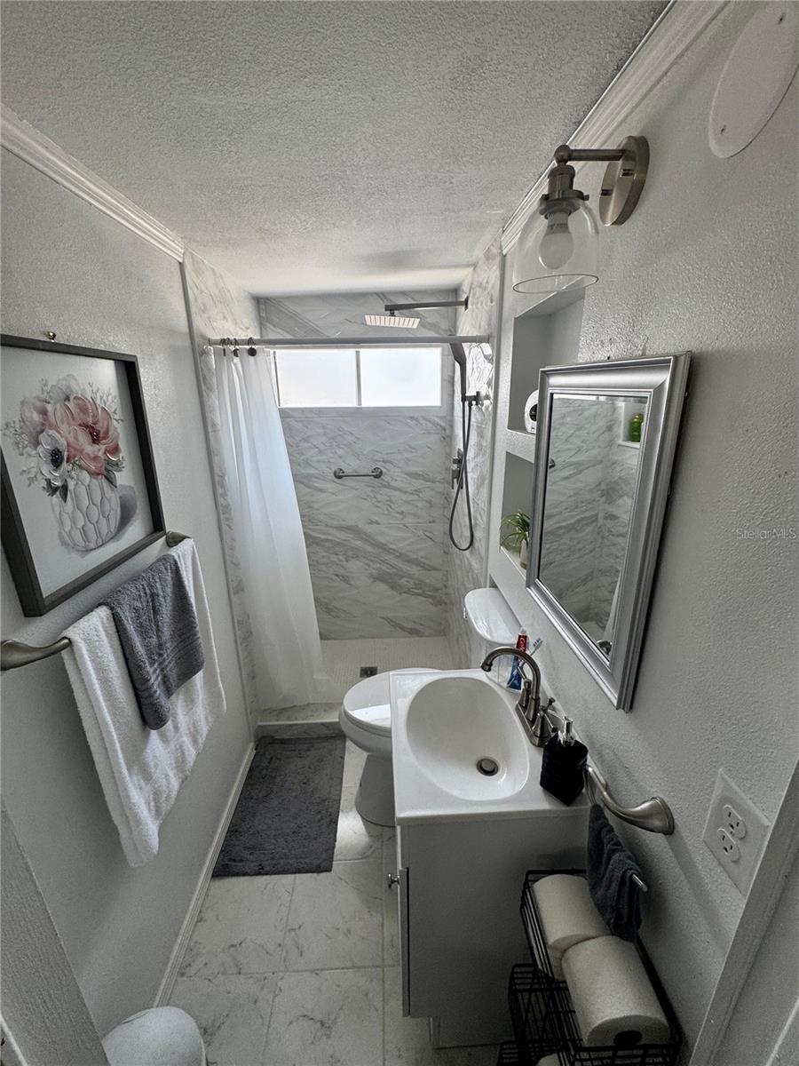 CENTER CREST - Residential