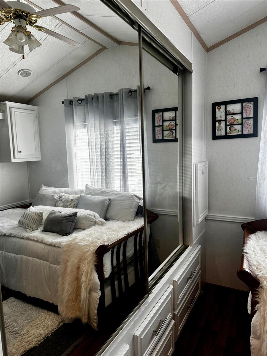 CENTER CREST - Residential