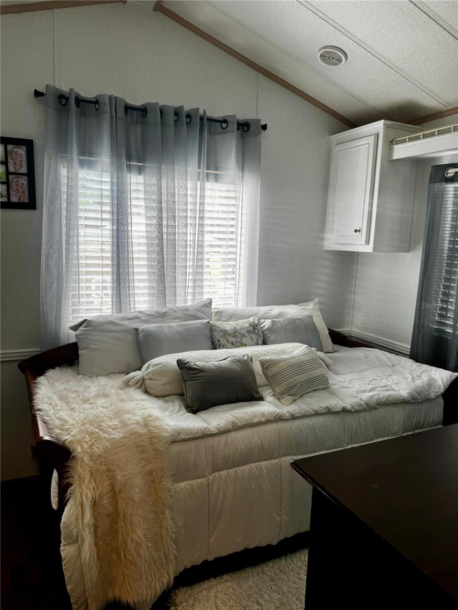 CENTER CREST - Residential