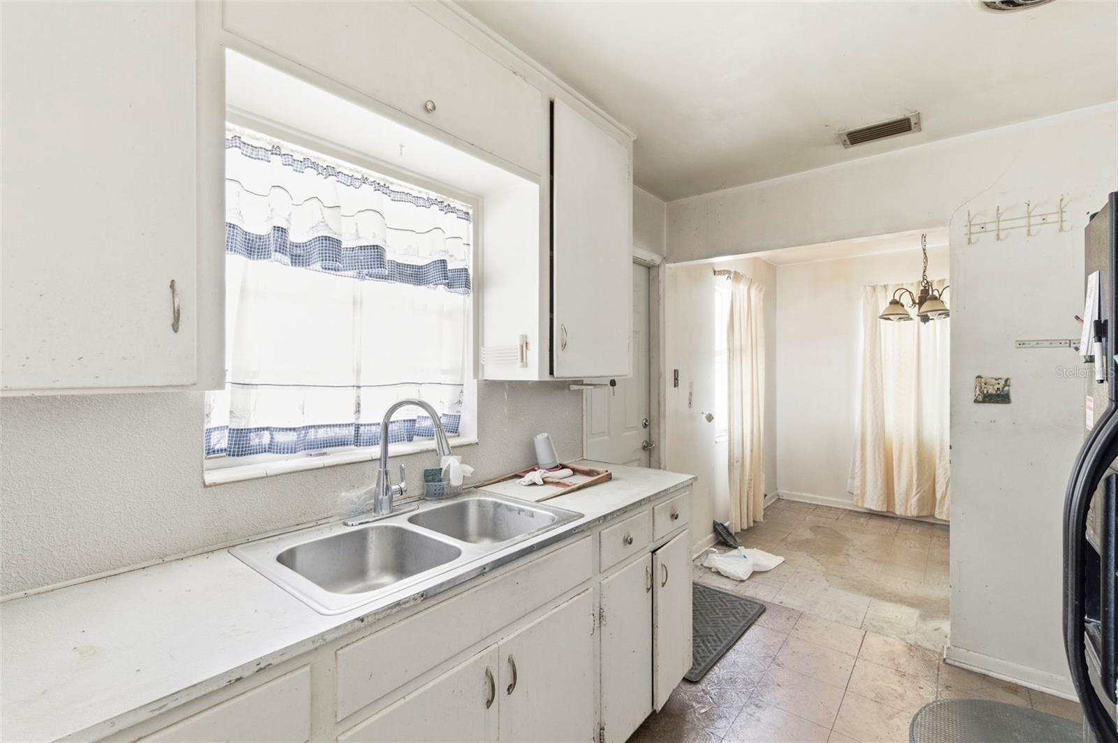 AYALAS ADD TO WELLSWOOD - Residential