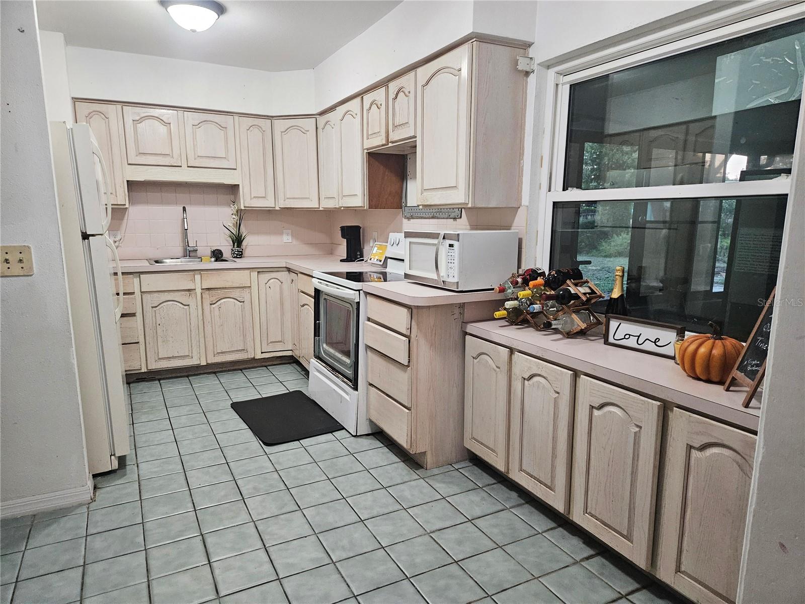 MEADOWLAWN - Residential