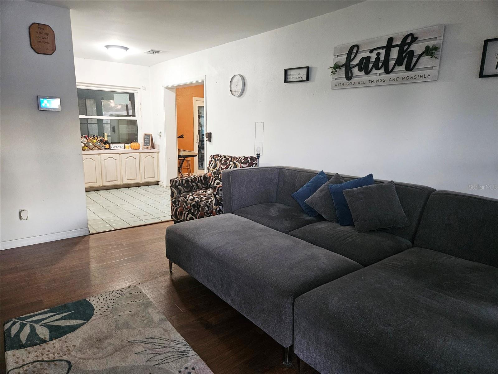 MEADOWLAWN - Residential