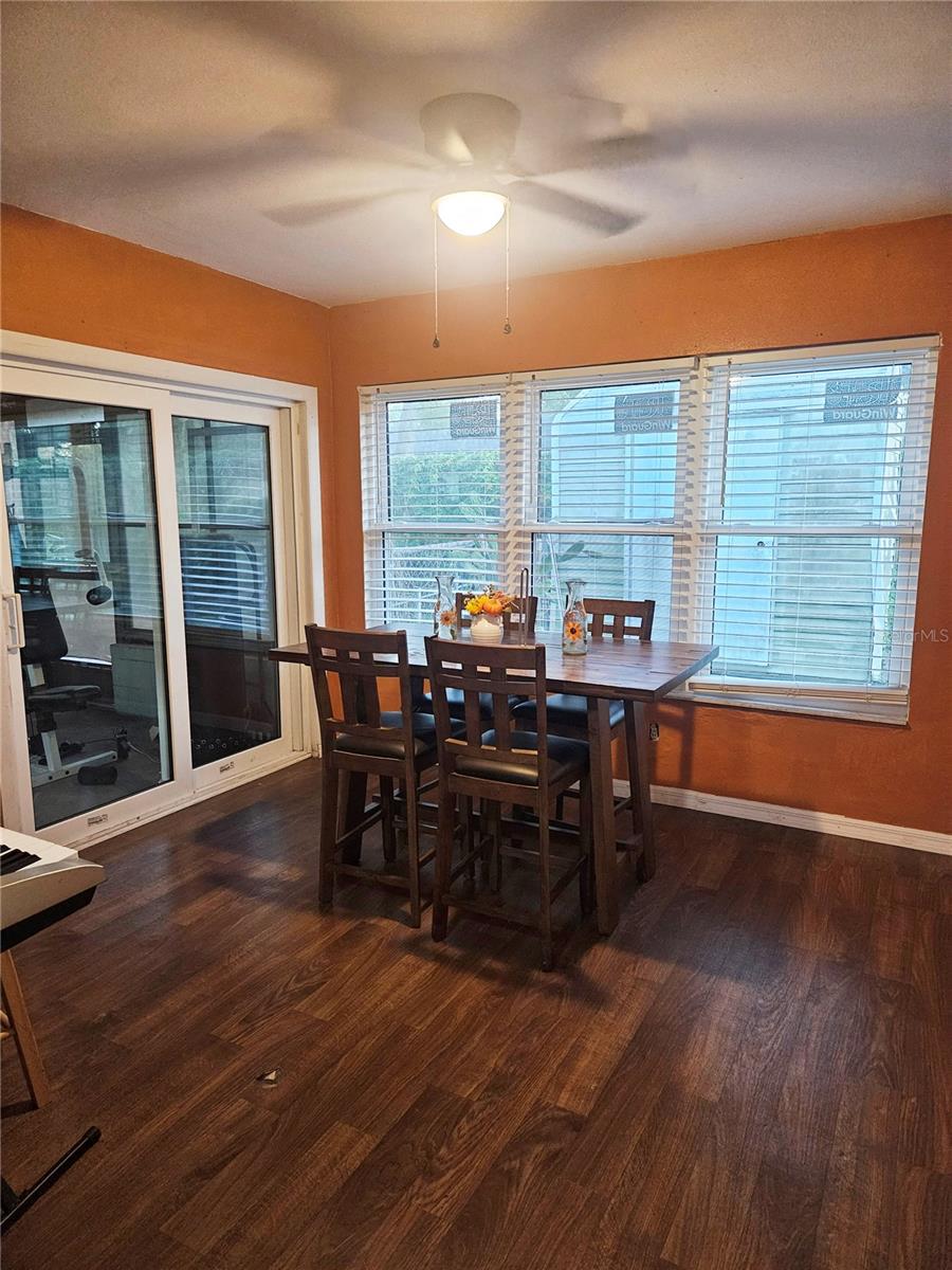 MEADOWLAWN - Residential