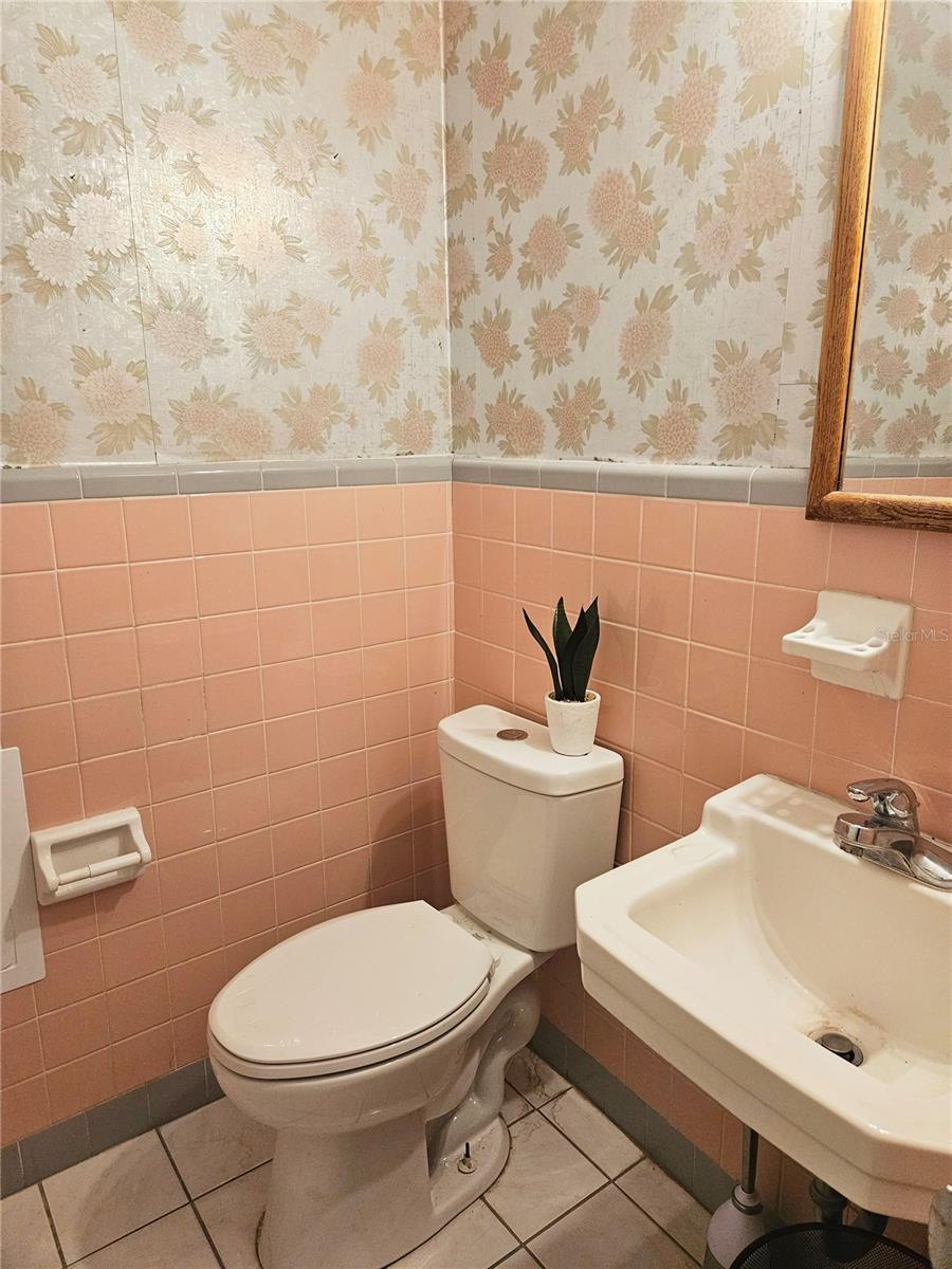 MEADOWLAWN - Residential