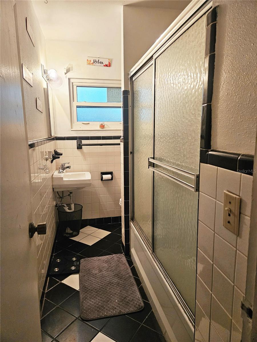 MEADOWLAWN - Residential