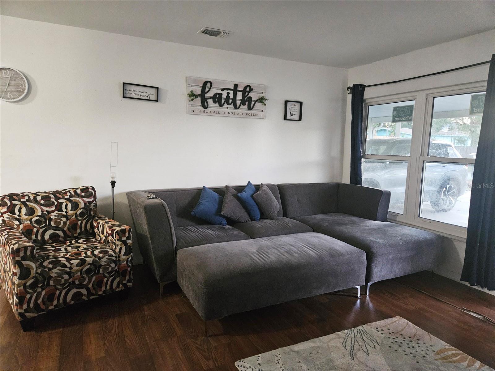 MEADOWLAWN - Residential