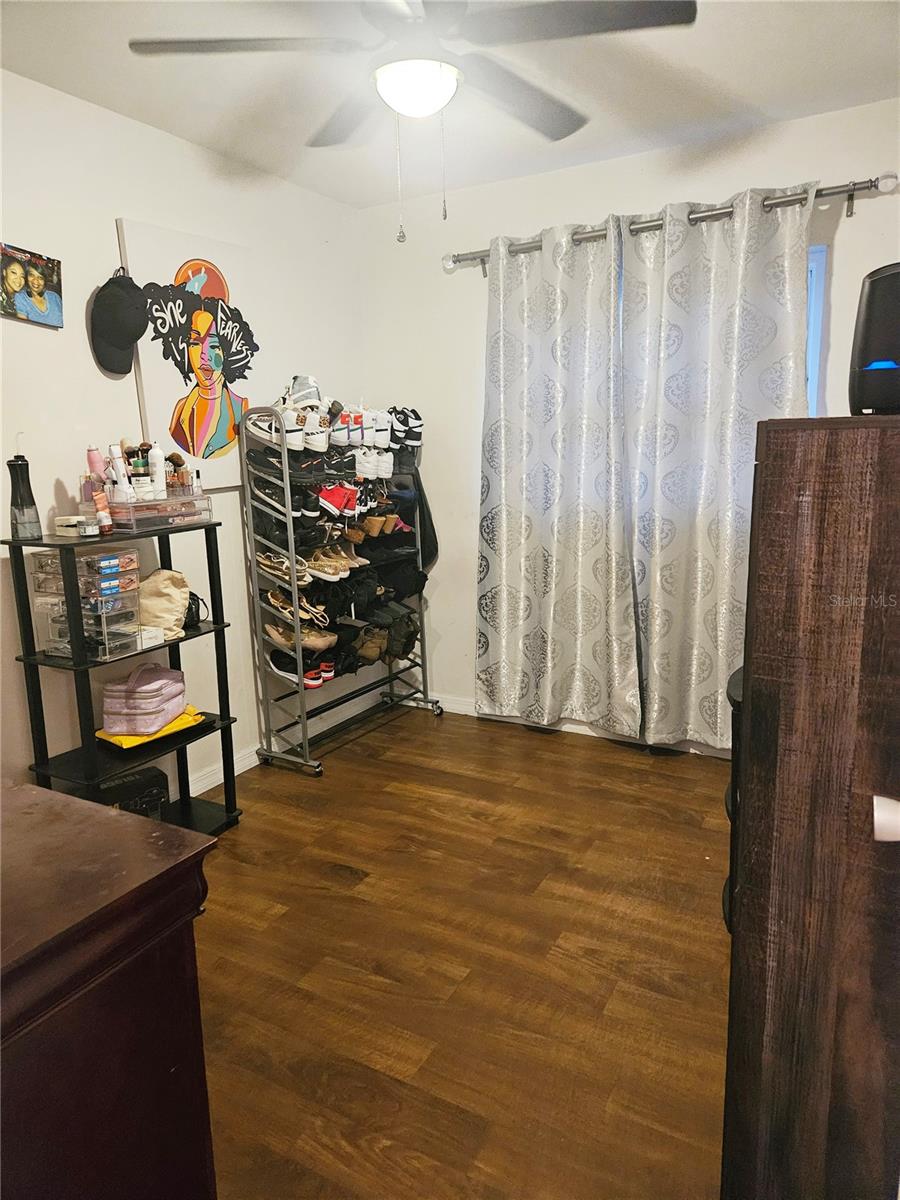 MEADOWLAWN - Residential