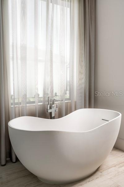 PALM LAKES ESTATES - Residential