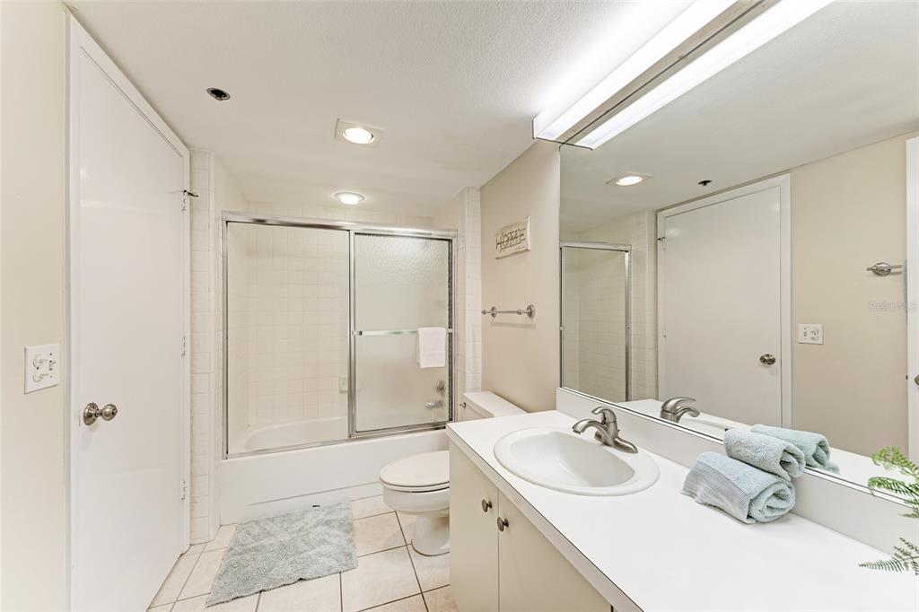 BEACHPLACE I - Residential Lease