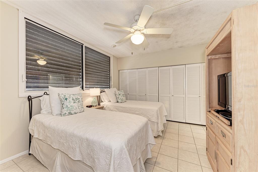 BEACHPLACE I - Residential Lease