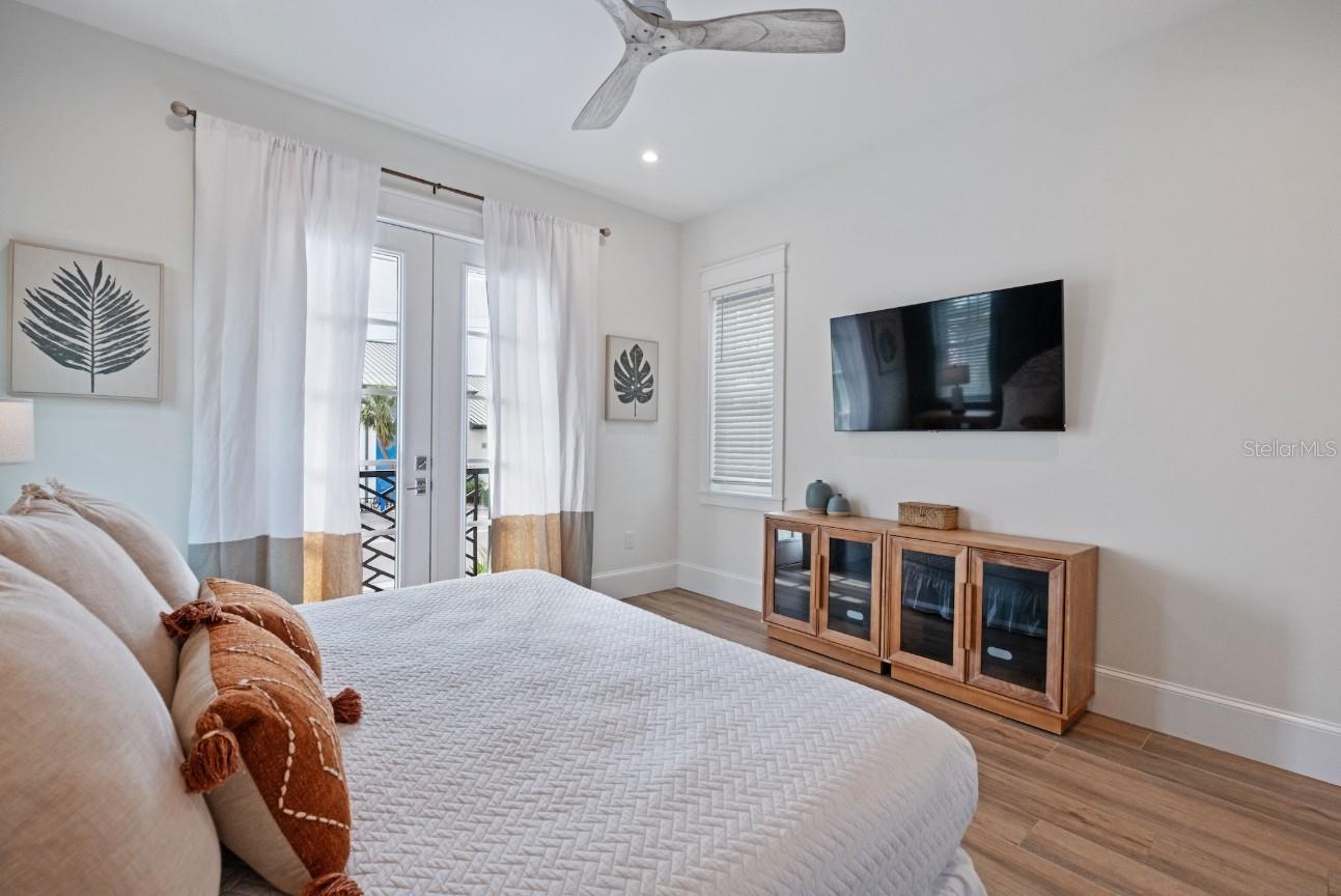 ANNA MARIA BEACH - Residential