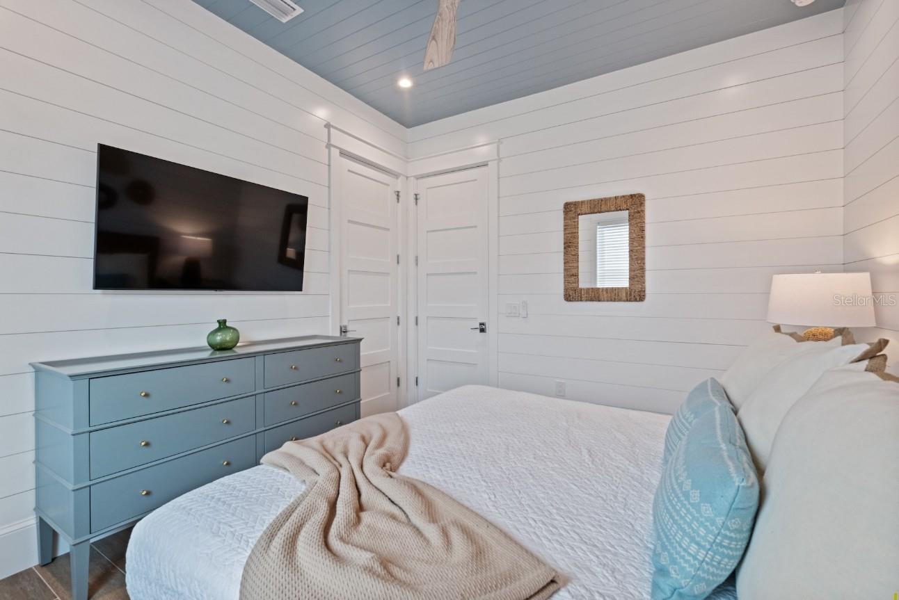 ANNA MARIA BEACH - Residential