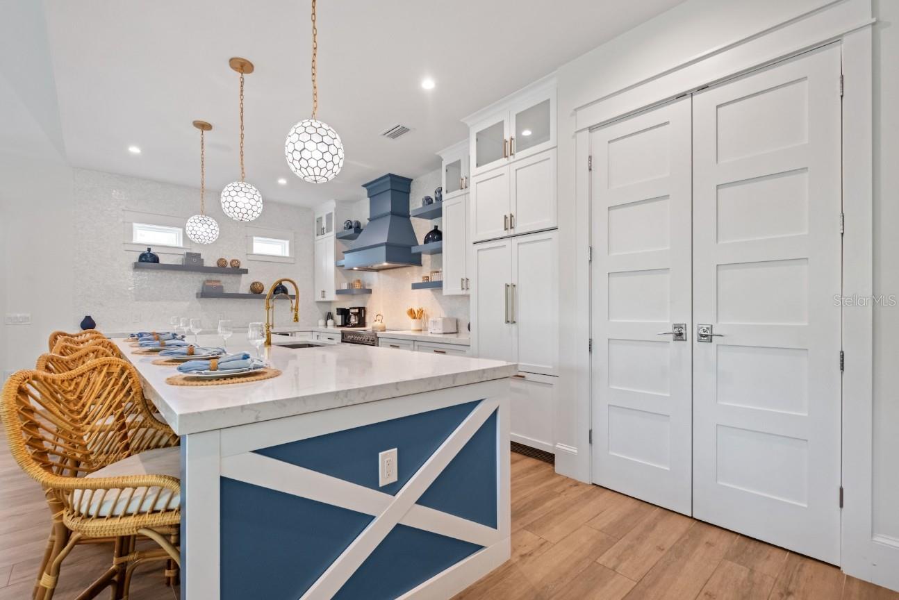 ANNA MARIA BEACH - Residential