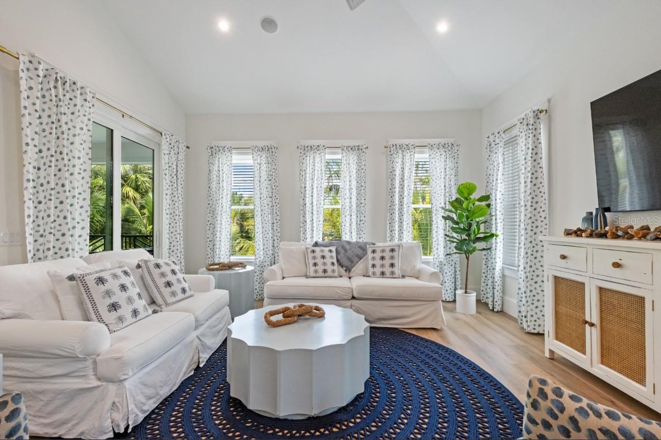 ANNA MARIA BEACH - Residential