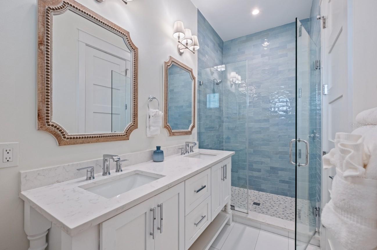 ANNA MARIA BEACH - Residential