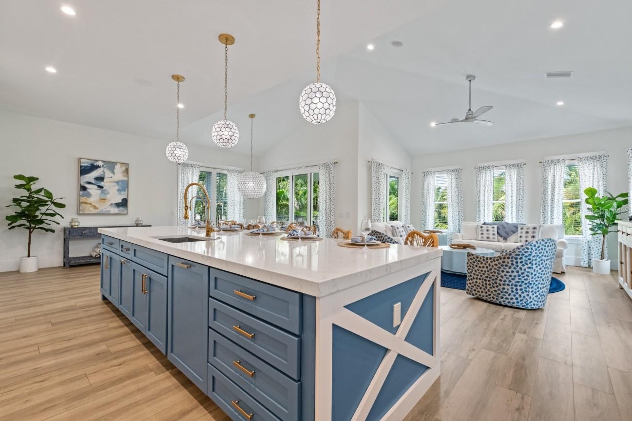 ANNA MARIA BEACH - Residential