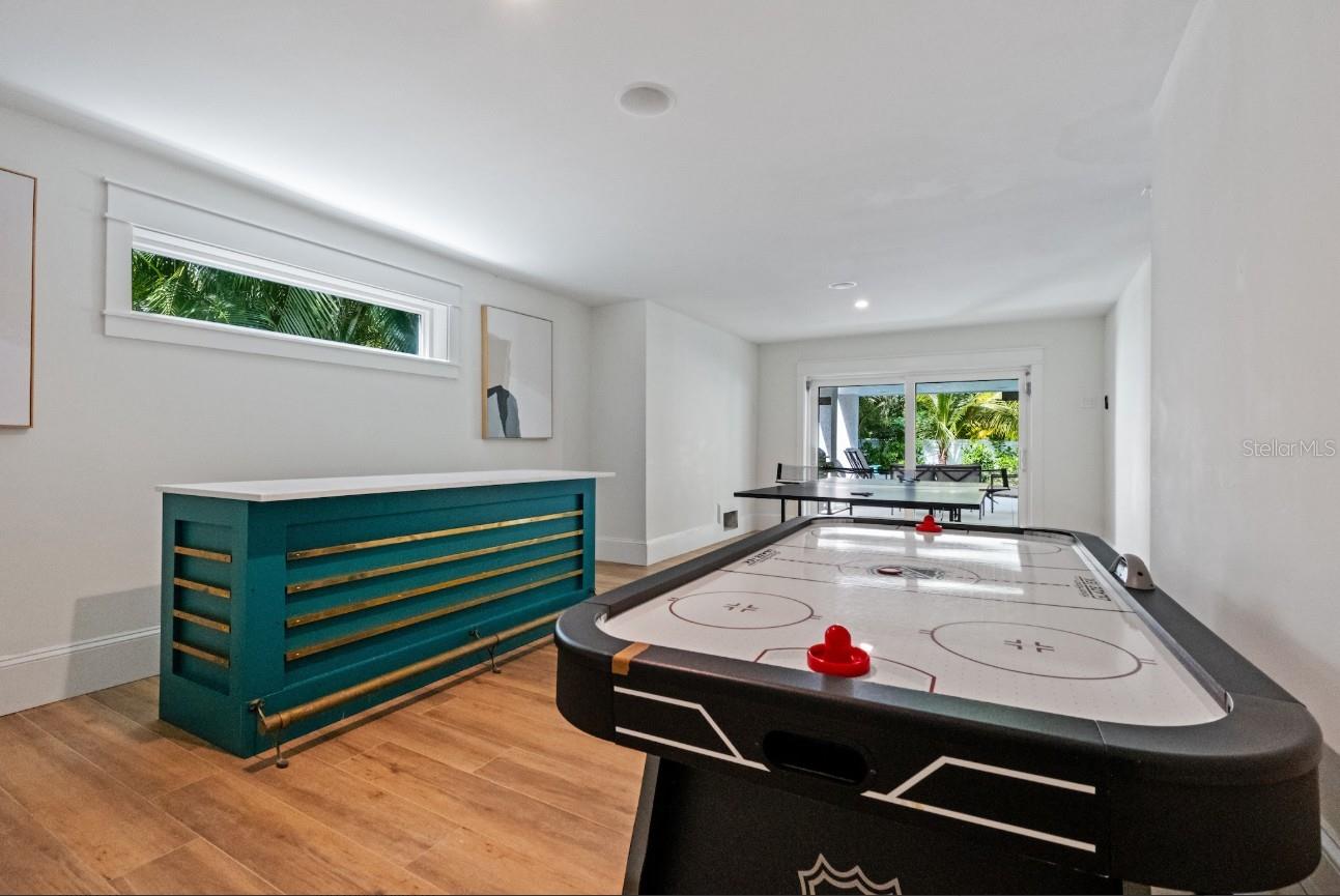 ANNA MARIA BEACH - Residential