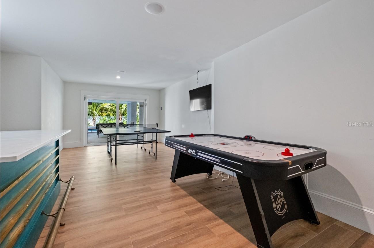 ANNA MARIA BEACH - Residential