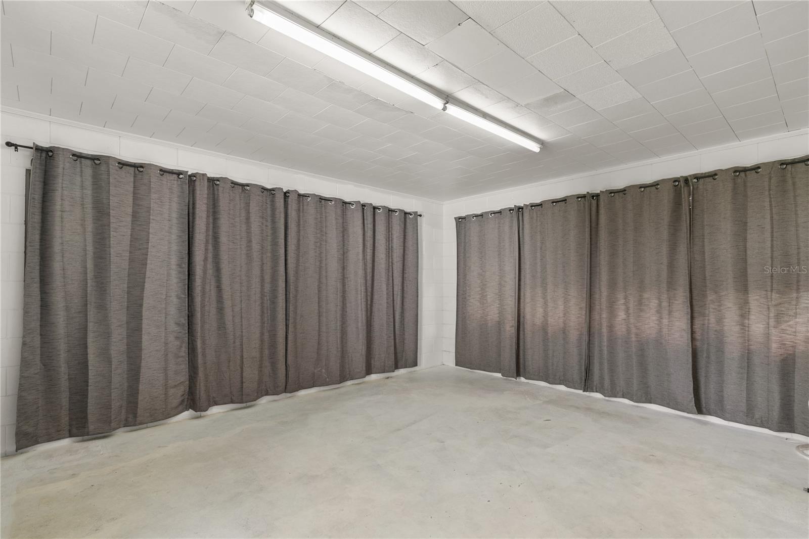 TRIANGLE ACRES - Residential