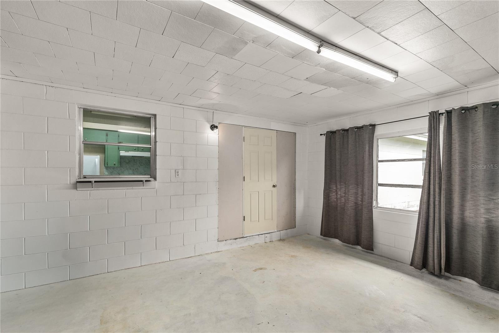 TRIANGLE ACRES - Residential