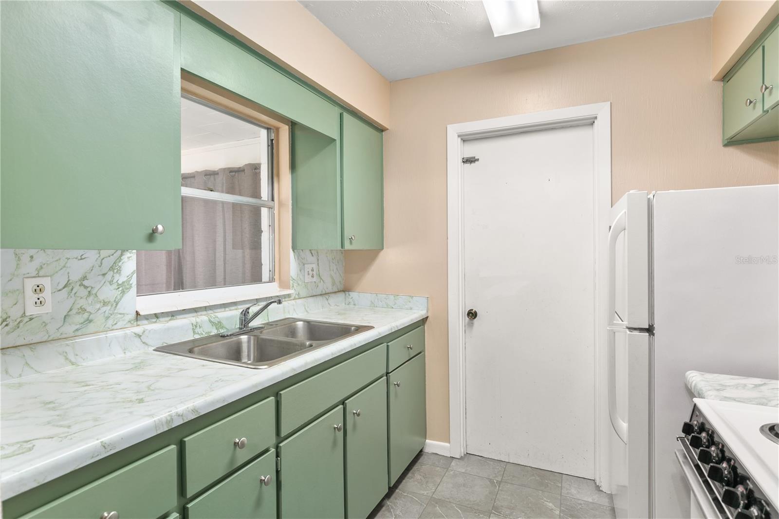 TRIANGLE ACRES - Residential