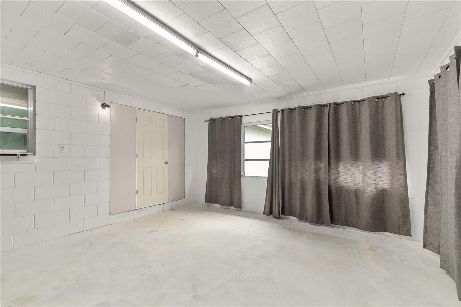 TRIANGLE ACRES - Residential