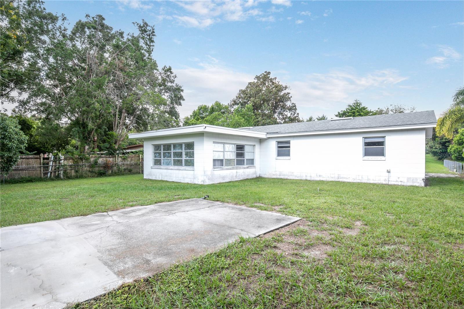 TRIANGLE ACRES - Residential