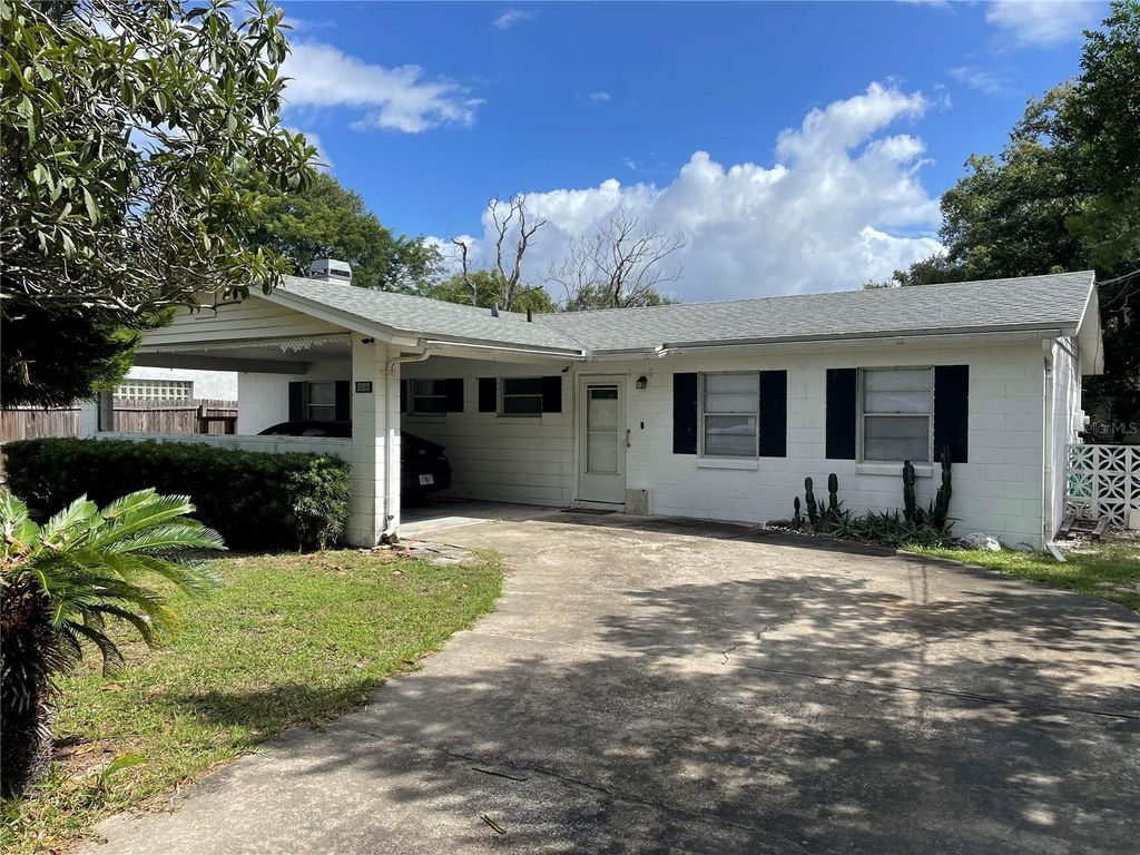 Photo of 1330 Palm Drive, Mount Dora, FL 32757 (MLS # G5102867)